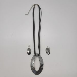 Hammered steel pendant necklace and earrings set